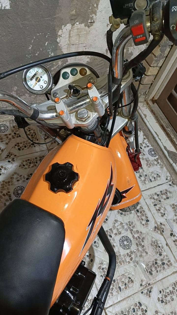 بيع او مراوس بدراجه ماكس او بوليسي  ..  الدراجه جاهزه من كلشي محرك محور.  150 MTR.   استفسار خاص ***********
