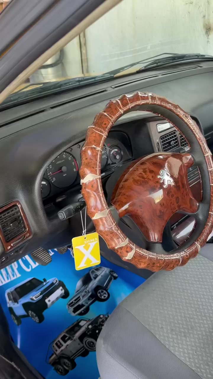 سلام عليكم سيارة بيجو بارص موديل 2013 بأسمي سنوية لل 27 كير مكينة تبريد مكفولات سيارة حلوة بيها جراد بنيد وقمارة كهربائيات كلة شغال سنتر لوك كلة شغال مكاني بغداد رقم تلفوني ***********
عليها غرامات 400 الف علية
سعر 42
