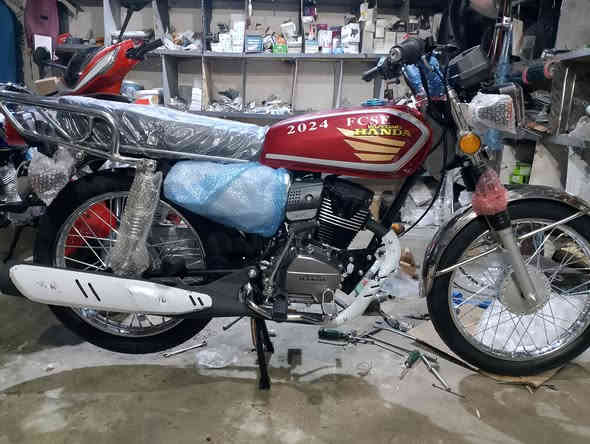 سلام عليكم وصلت دراجات 5كير هونده سلف موديل 2025
الوان ازرق ماروني سعر 775الف مراوس ايضا حسب القناعه 
عنوان ديالى قضاء قرة تبه حي النصر شارع العام قرب المستشفى الجديد موبايل *********** ومن الله التوفيق
