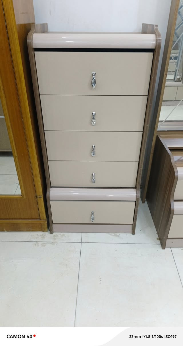 غرفه تركيه 10قطع نظافه فول العنوان اربع سايدات جدد مال عبجية قرب صيدلية محمد جاسب بدر ميسان ***********نشتري (جميع الغرف تركيه والعراقية والكناتير دز خاص)
