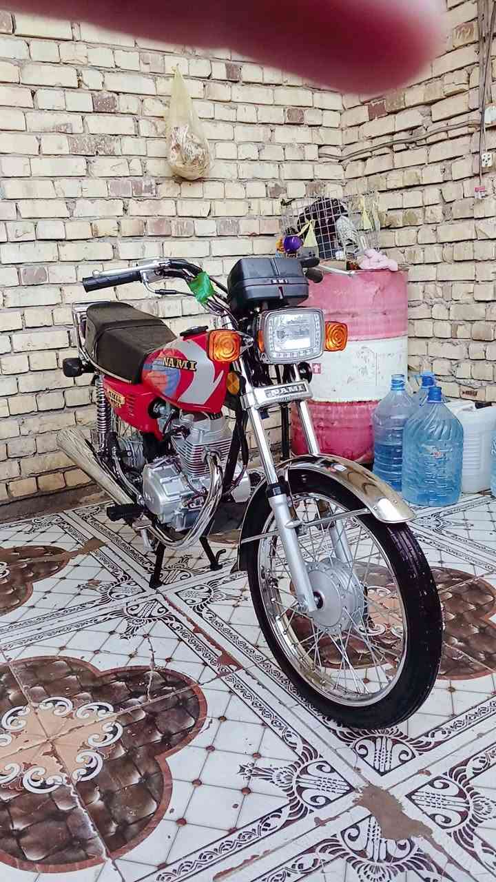 السلام عليكم دراجه ايراني لاما شلامجه اوراق سكنر سبع اوراق مكفوله كفاله عامه رقم الموبايل ***********
