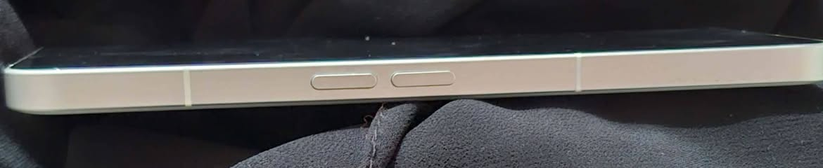 نوثينك فون 2 ابيض نظيف 100%
ذاكره 256
رام 12
ملحقات فقط كارتونه 
كامل مواصفاته تلكوها بالصور 
360 مكان نجف


**إذا كنت صاحب هذا الإعلان وتريد حذفه لأي سبب، رجاءا أرسل رسالة إلى الدعم الفني**