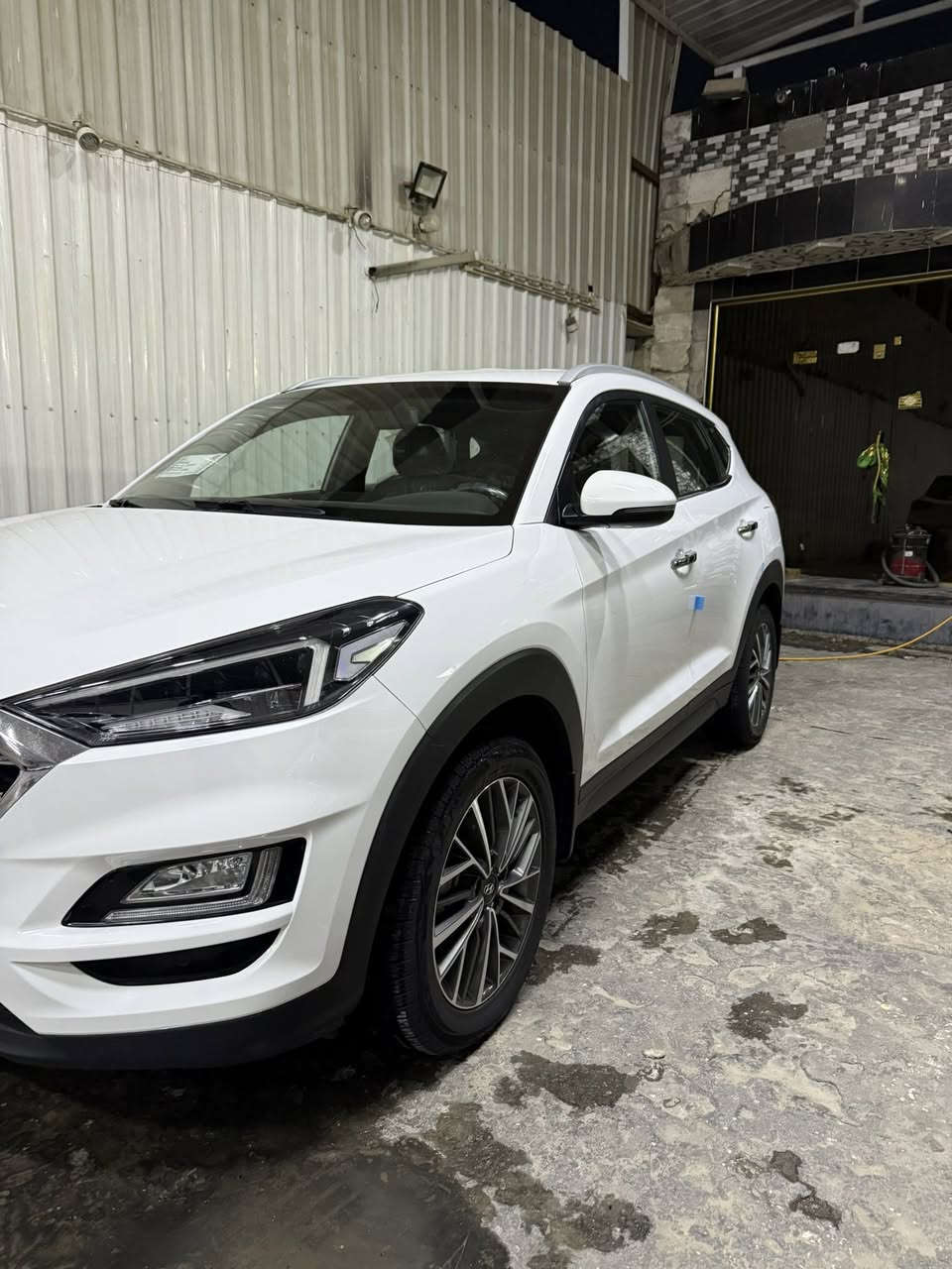 اسلام عليكم هونداي توسان موديل ٢٠٢٠ شركة الكاصد مكفولة كفاله عامه ماشيه ٢٢ الف لايت خمس عدسات بصمة كراسي كهرباء شاحن موبايل شاشة صليه اريل جيبيس حساس مامي خلفي مرايات شفط سايد بريك رجل كوري اصلي مكان سيارة بغداد هاتف ***********
