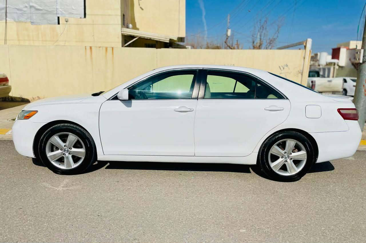 تويوتا كامري LE موديل ٢٠٠٩ للبيع 
ماشية ١٨٠ محرك گیر مامفتوح 
رقم سليمانية 
بيها جملغ خلف السايق صبغ 

***********
*********** كركوك, العراق
