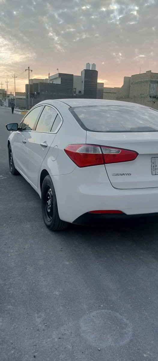 سلام عليكم سيراتو خليجي موديل 2015 رقم ذي قار مكفول كفاله من الصبغ وتبديل كير كفاله ومحرك كفاله تخم تاير جديد حداديه جديد مكان ناصرية مركز سعر 128 وبيه مجال رقم ***********
