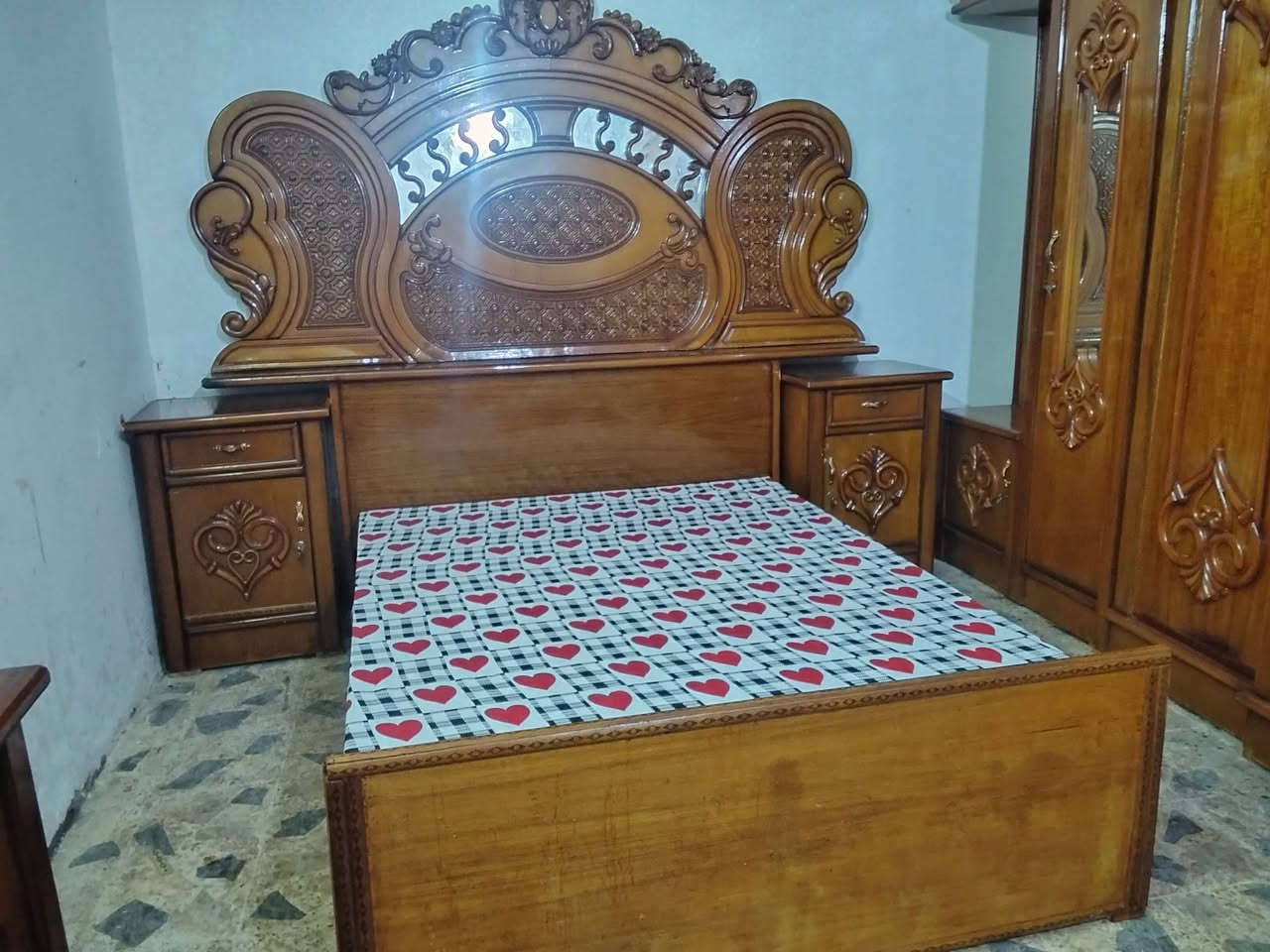 غرفه اخشاب ام السته نجاره صاج شريطي نظيفه السعر 750 مكان ناصريه ***********
