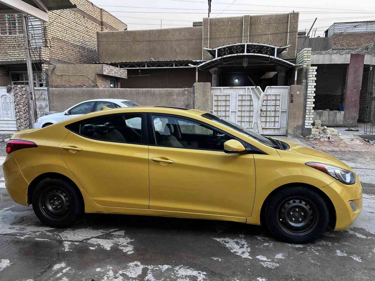 النترا موديل 2012
مبدل بنيد فقط بدون دواخل 

السعر ٩٨$ وبيها مجال للشراي 

***********
