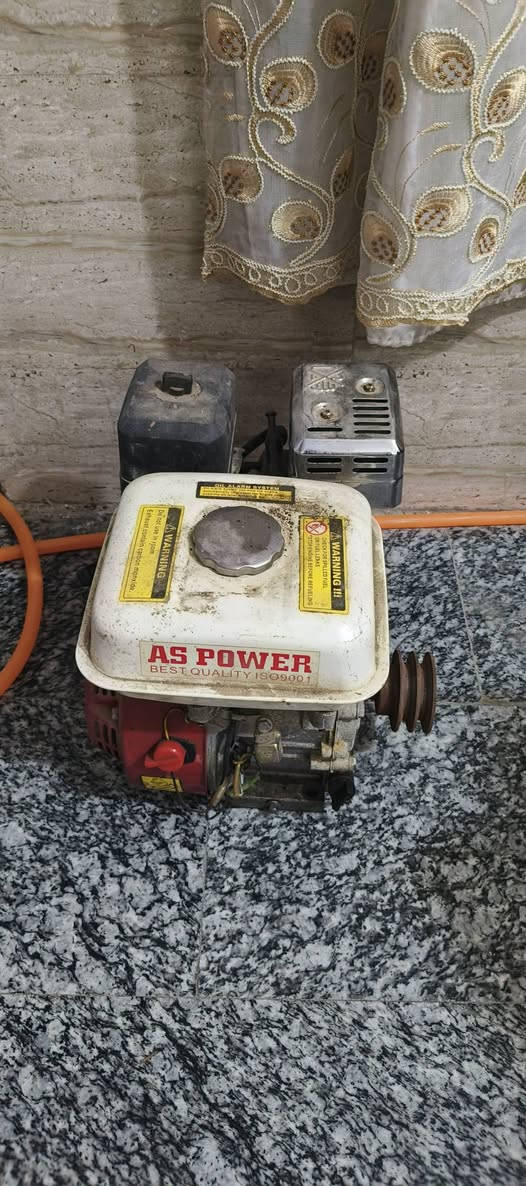 مولدة عجين +تشغل مثرامة لحم حجم٣٢السعر٥٠٠٠٠المكان بغداد الكرخ مستعملة قليل جدا هاتف ***********
