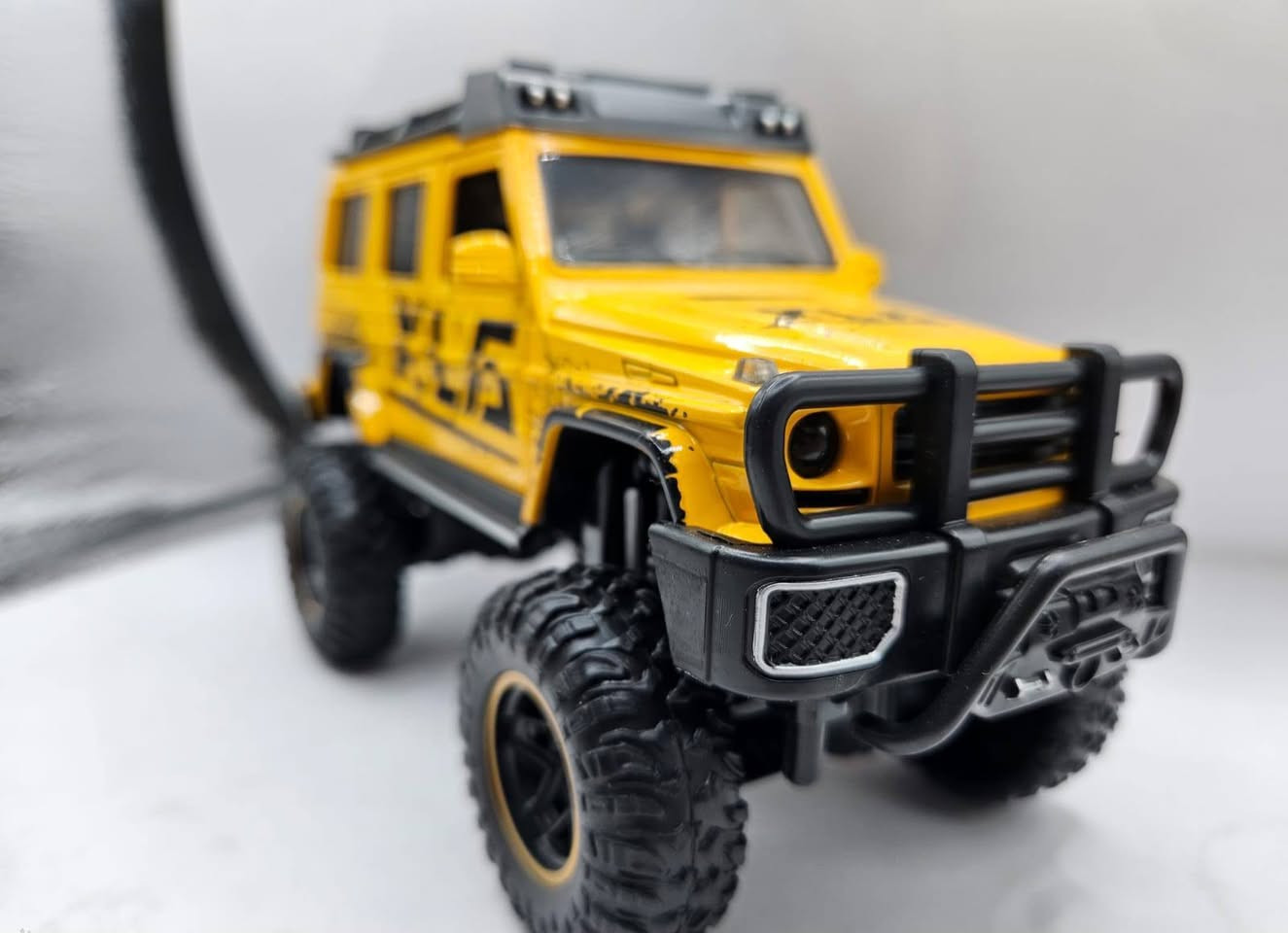 مجسم سيارة مرسيدس جي كلاس (Mercedes G-Class) ،
السعر 18 الف 
 يتميز بتفاصيل دقيقة  حديد كوالتي عالي 
حجم 1:24
متوفر توصيل لكل المحافظات 5الاف


**إذا كنت صاحب هذا الإعلان وتريد حذفه لأي سبب، رجاءا أرسل رسالة إلى الدعم الفني**