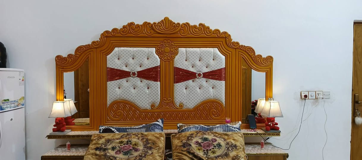 غرفة نوم للبيع ام 6 طابقين جديده 
نضافه خير من الله السعر مليون وبيها مجال حق الجيه العنوان الديوانيه قضاء الشاميه متواجد خاص ***********
