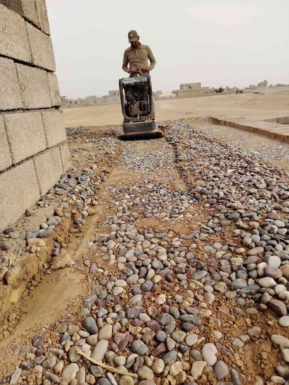 السلام عليكم ورحمه الله وبركاته 
توجد حادله لحدل ارضيات البيوت والحواش والحدائق تضغط 8 طن( مايحتاج تصب لاش طبق سيراميك بعد الحدل مباشره )شرط شغل درجة اولى واسعار مناسبه جدا أن شاءالله
يوجد كادر لتعديل وتصفير وفرش حجر أرضية البيت 
للأستفسار الاتصال على الرقم 
***********
 اتصل وتدلل
