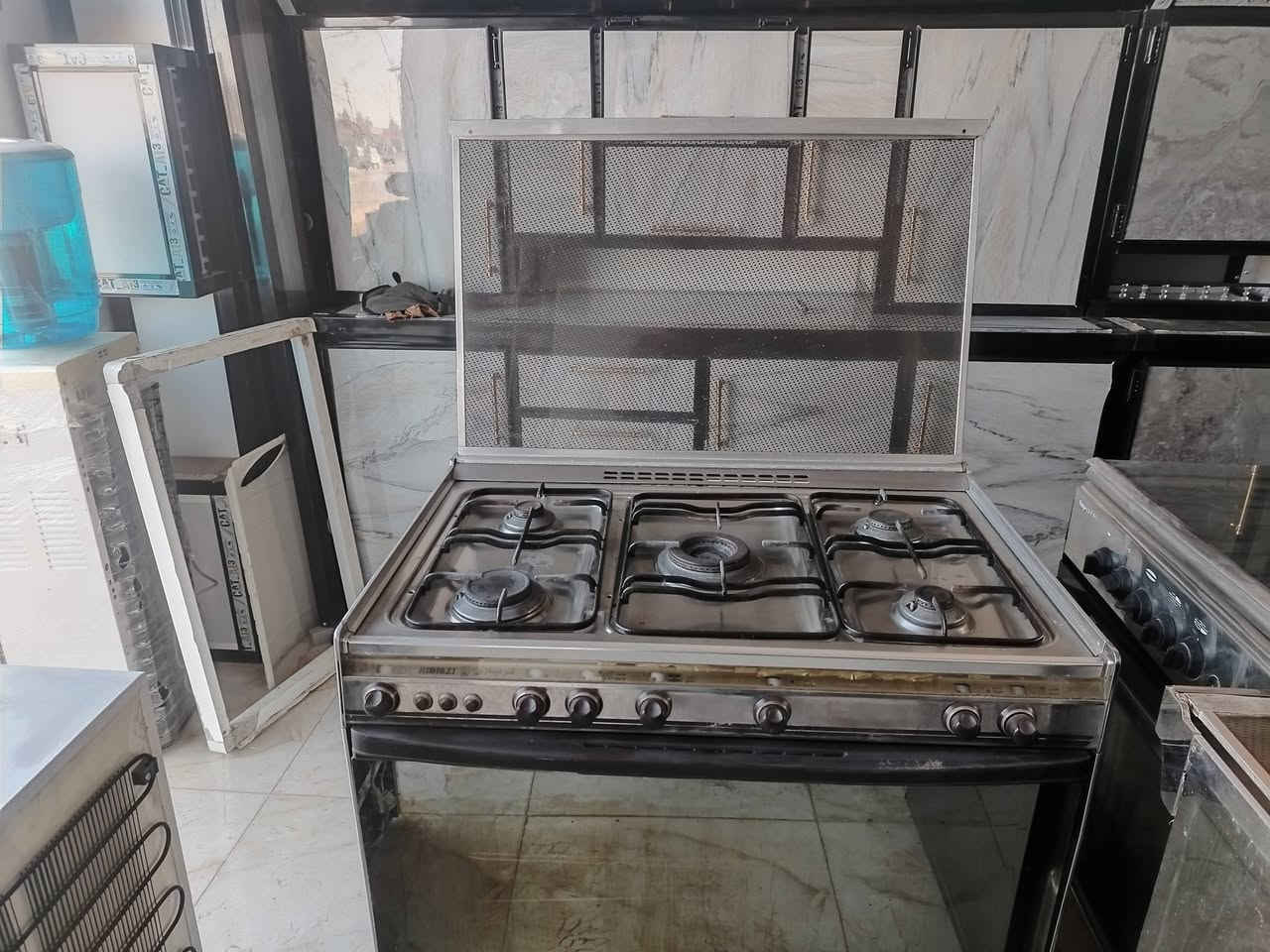 سلام عليكم يوجد غراض مستخدمه للبيع بأسعار مناسبه الاستفسار الاتصال على الرقم ***********بي واتساب
