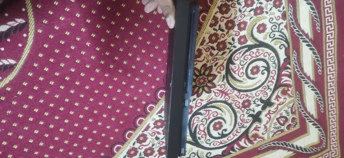 سلام عليكم بلي 4 جهاز جديد بمعنى الكلمه اولاين تحديثه 13.2 تكدر تهكره الجهاز اوربي سعره 225 مكاني بغداد فلكه حي النصر وتساب ***********
