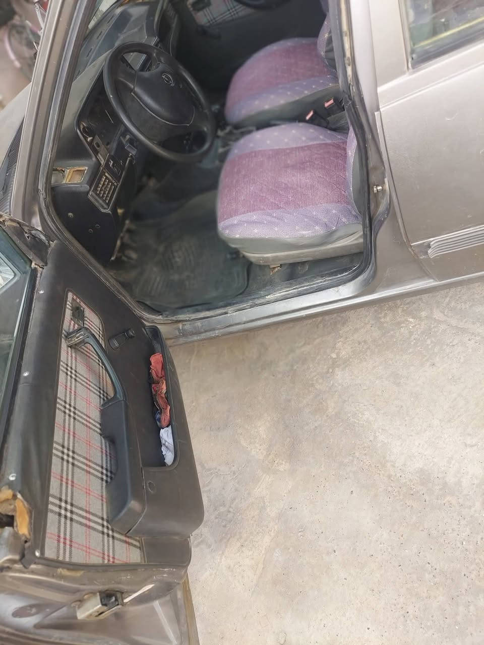 سلام عليكم اوبل كاديت للبيع السعر ٢٥ ورقه و بيها مجال قليل رقم موبيل *********** العنون ناحية المحلبية
