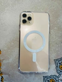 ايفون 11 برو ماكس جهاز اعل بلاد بطاريه 78 ذاكره 256 دبل خط السعر 450 و...