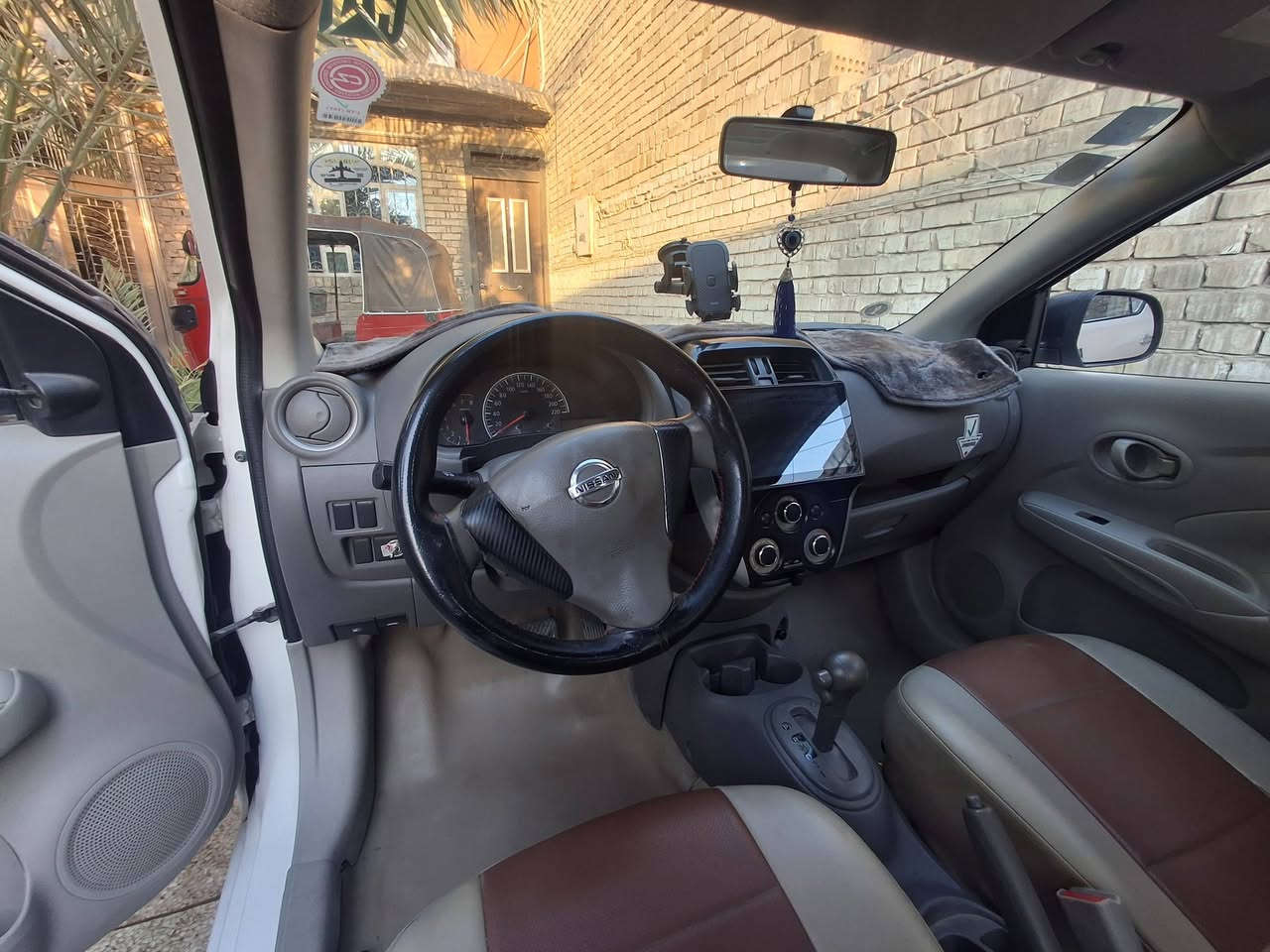 السلام عليكم نسيان سني هندي٢٠٢٠ رقم بغداد باسمي تحويل شوكت متريد 
 للبيع مكفوله من الضربه بيها طخات مثل ما موضح بالمنشور السعر ٩٨ وبيها مجال حك الجيه مكاني زعفرانيه غير متواجد عالفيس ***********
