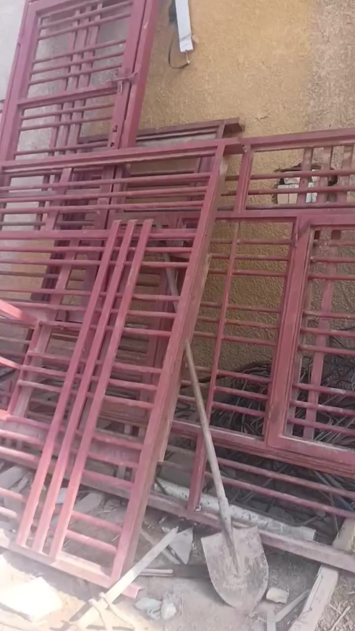 شبابيك للبيع جنل 3ملم
العدد3شبابك 3باب
المكان مشروع المسيب 
الرقم ***********
