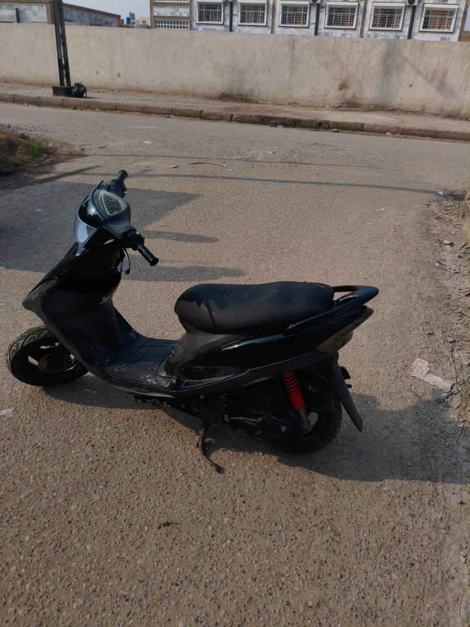 ماكس عدلة نضيفة نضافة 100/100 بوشة 49 الدراجة بلادية من الطول للطول بس بيها كلج امامي تزويد او الصالنصة تجارية فقط الدراجة خير من الله ولا موكفتني بشارع الرقم ***********
