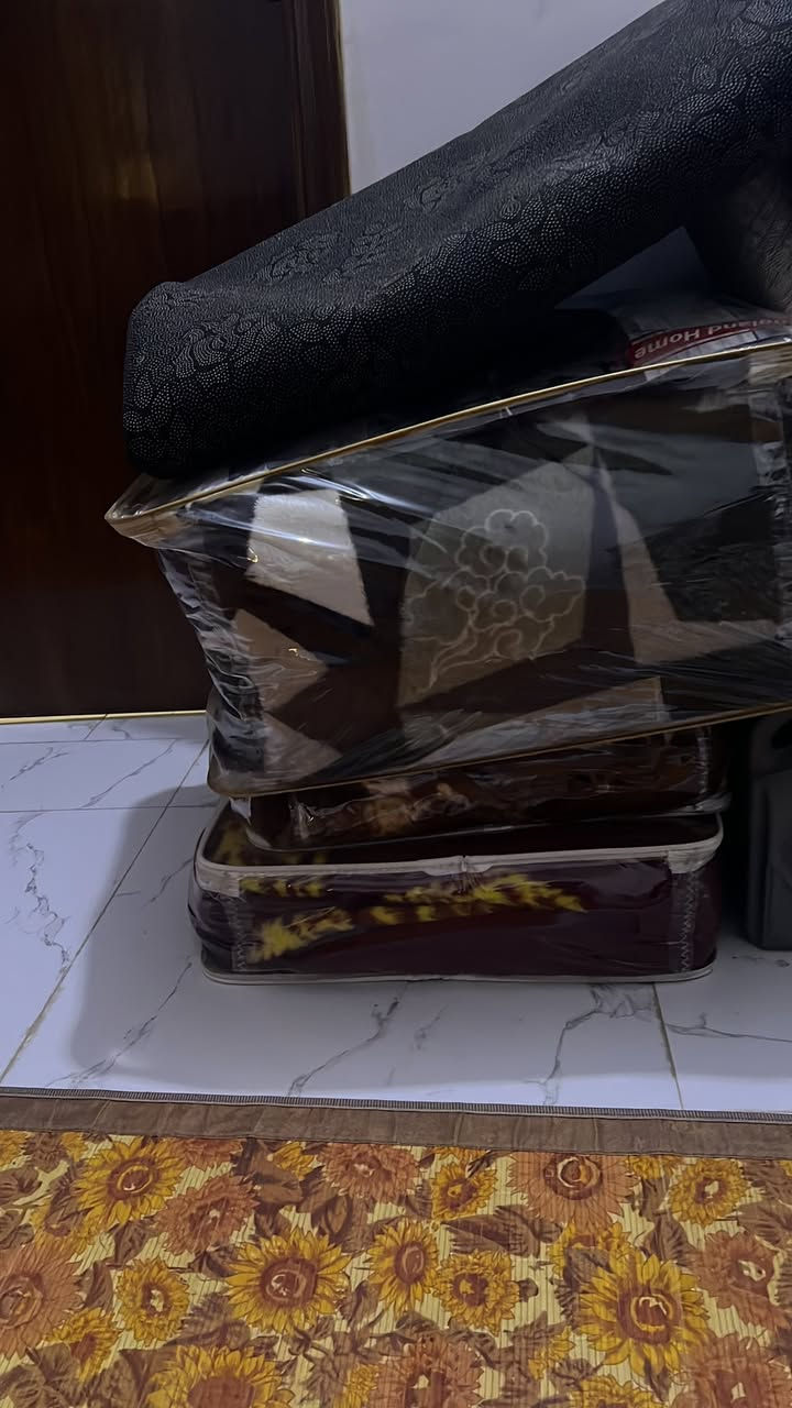 السلام عليكم اغراض للبيع اي استفسار خاص وتدللون اسعار مناسبه
مكاني حي الجهاد ***********
