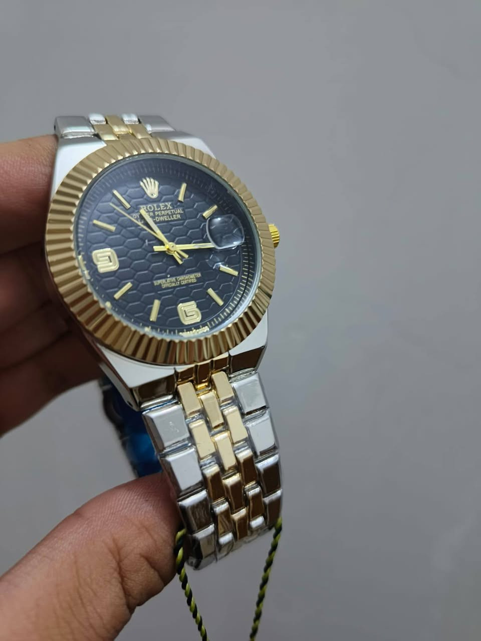 ساعة رولكس ب 15 الف مع التوصيل
المينا صدفية 
نافذة تاريخ يومي 
القفل فراشة 
الظهر مختم 
مع علبة رولكس كارتونية صغيرة 

للحجز والاستفسار المراسلة على الماسنجر


**إذا كنت صاحب هذا الإعلان وتريد حذفه لأي سبب، رجاءا أرسل رسالة إلى الدعم الفني**