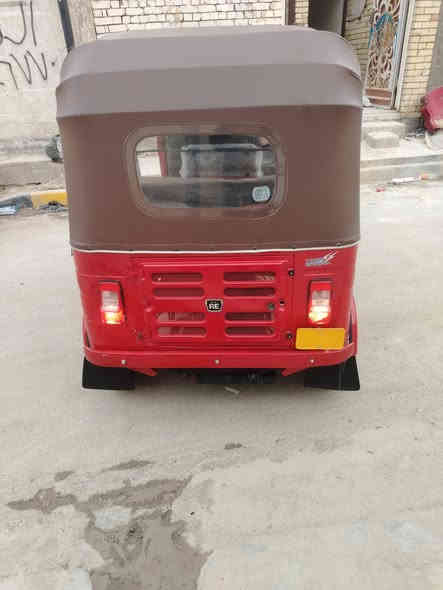 السلام عليكم تكتك 19 شهر ١٠ جديده مصبوقه عام الجماليه رقم تحويل السعر 6200  ***********
