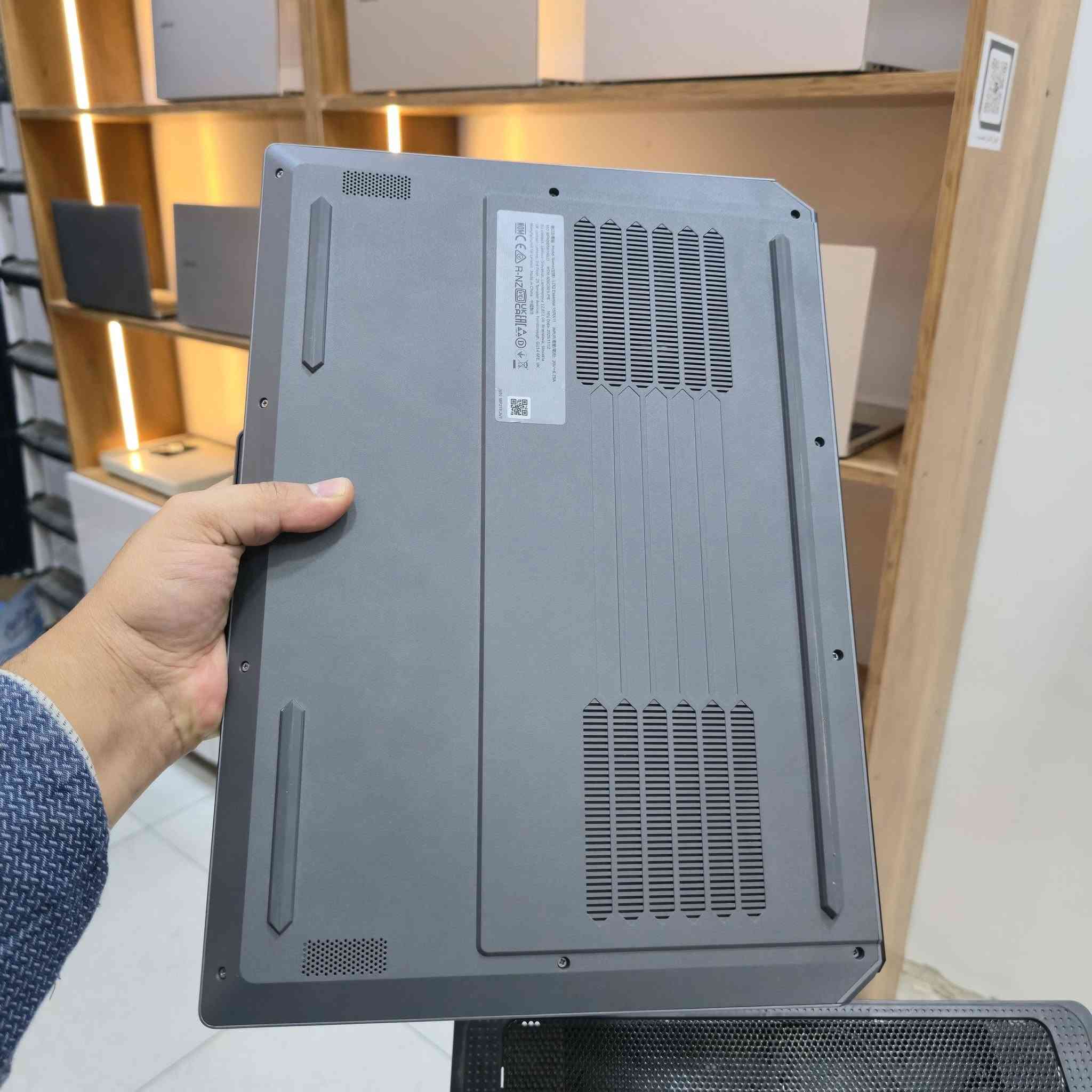 الموديل: Lenovo LOQ Essential 15IRX11 (2KUS-110219)
لابتوب جديد بالكارتون استخدام شهر واحد فقط 
مشحون ١٣ مره 
نسبة البطاريه ١٠٠%
المواصفات :
المعالج: Intel Core i5-13450HX
الرام:  16GB ddr5
التخزين: 512GB ssd
كرت الشاشة: RTX 5050 8GB
الشاشة: 15.6 إنش FHD
معدل التحديث: 144Hz
اللون: Luna Gray
 مكاني بغداد وموجود توصيل


**إذا كنت صاحب هذا الإعلان وتريد حذفه لأي سبب، رجاءا أرسل رسالة إلى الدعم الفني**