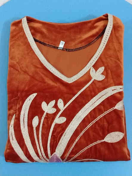 ♠️زبائننا ومتابعين ازياء محمد الزبيدي ♠️

حصرأ وجديد متوفر يمنا 😍

قديفه مخمل ثقيل مطرز 💕
قياس M.. L.. XL. XXL
بسعر 12.000 الف دينار

استمتع بتخفيضات حصرية 💙💯

*********** حجز واتساب

👑 كوني  الملكة 👑

عنوانا/الكوت/ داموك 150 مقابل مدرسة الطوعة للبنات 

للطلب والحجز 📦📫 مراسلة البيج 

لحجز اي موديل .. ..

1. اختيار الموديل المحدد .
2. اختيار اللون المحدد .
3. ذكر رقم القياس او الحجم او حرف القياس .
4.عنوان صحيح مع اقرب نقطة داله + رقم شغال 
ملاحظة جدا مهمة❌✋🏻 الكم حبايب . التأكد من الطلبية وفحصها جيدآ بوجود المندوب غير مسؤولين بعد مغادرة المندوب ولا يحق الترجيع او الاستبدال ..سعيدين بكم لاختيارنا 💙

تتوفر خدمة توصيل 🚖 داخل الكوت 

 تتوفر خدمة توصيل 🚖 للمحافظات أيضاً
