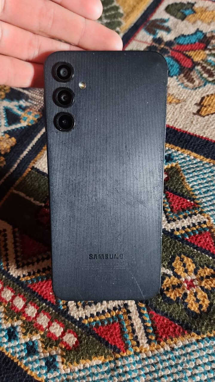 سلام عليكم جهاز للبيع سامسونك A14 جهاز حلو  يشغل 60 فريم بوبجي ذاكره 128 يرهم امراوس شعندك نزل متواجد واتساب أو خاص ***********

