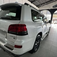 لكزس LX570 • ٢٠١٠ • ٢٠٠ الف كم