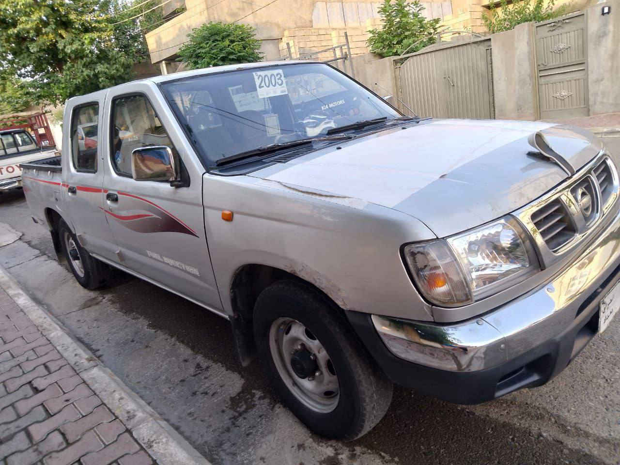 نیسان دەبڵ مۆدیل 2000 ڕەنگ سلڤەر تەبرید بەس پاوەر نییە  ئاڕم پلاسیک سلێمانی بەشەرت ، سەیارەکە تابڵێیت جوان و هەیکەلی قوتە ، کامل بۆیاخە لەسەر کاڵ بوونەوە  یەک قرچێکی پێشی هەیە تەنها کەمێک بۆنیتی گرتووە شانسی نەگرتووە ، مووس و بڕانەوەی بەشەرت گێڕ و مەکینە و ئەکسل بەشەرت زۆر بێ مەسرەفە چوار تایەی لۆکی لەژێردایە ، پارەی یەک بڕاوەیەکە نرخی تەنها 69 گەڵاو کەمێک معامەلە .

ژ.م  : ***********
ژ.م  : *********** السليمانية, العراق
