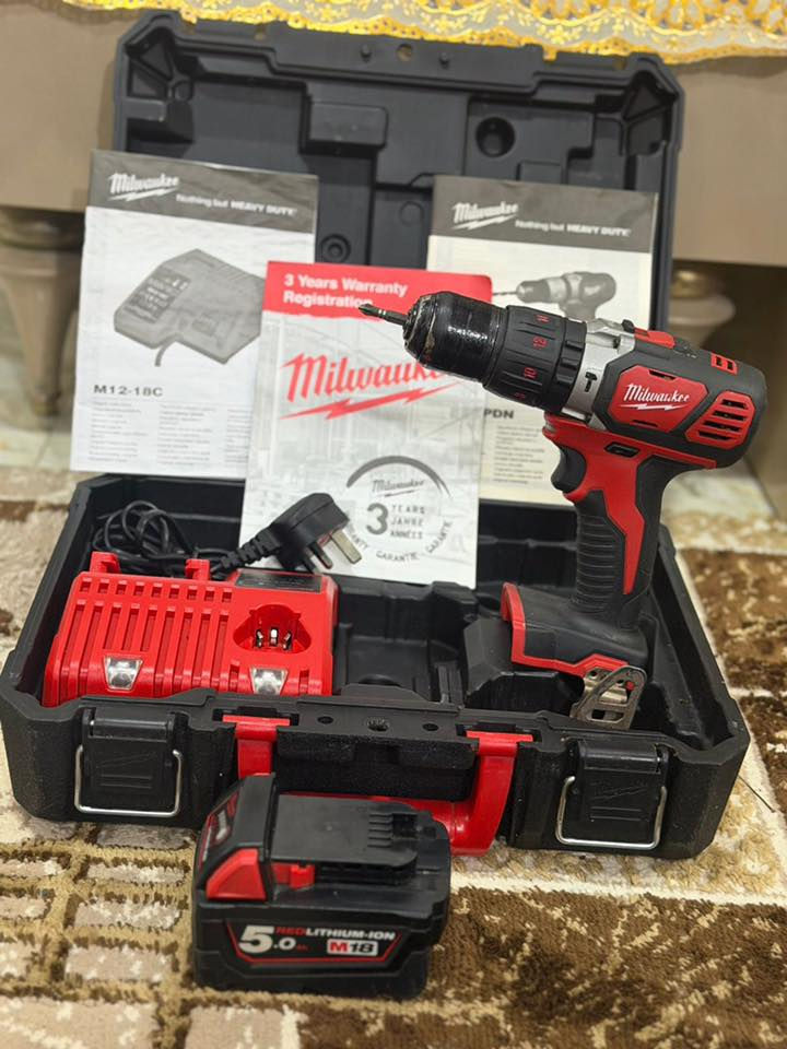 من رخصة الادمن المحترم ...
دريل للبيع اميركي المنشأ- اصلي - شرط .
دريل شحن همر٣ انظمة (فتح وشد ،وهمر وتثقيب ) عزم جدا قوي  سرعتين.....يثقب حايط حديد كونكريت مع بطارية وحدة ليثيوم وشاحنة  5 امبير وحقيبة.نظافه 85 بالميه استخدام منزلي عندي كان فقططط ...توصيل ما عندي. دريل  الحنايه وصاحب المهنه يعرون قيمتة الميلوكي الاميركي
 المكان كربلاء المقدسه....للتواصل وات ساب 

***********
