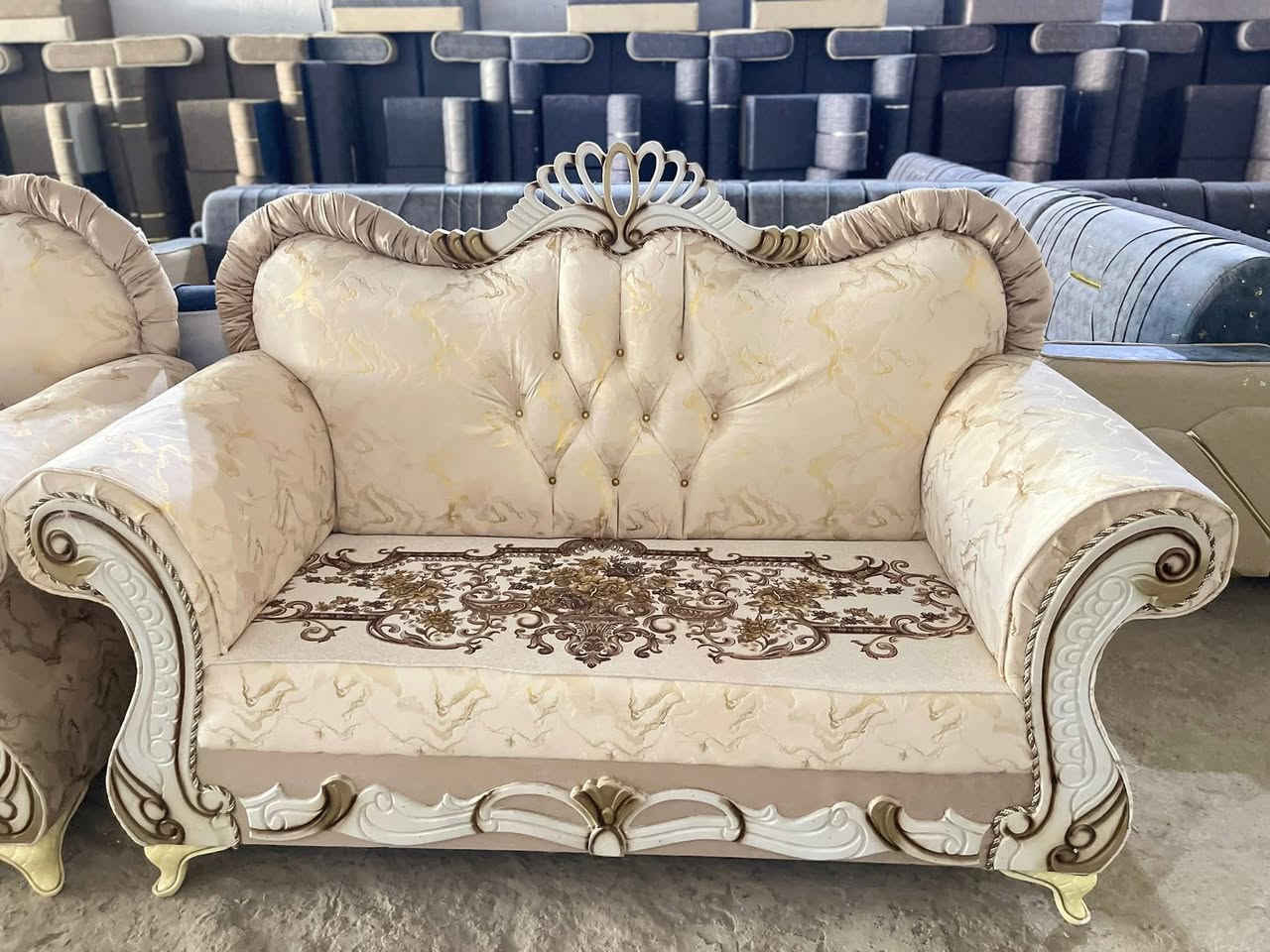 عروض رأس السنه بلشت 🤩🤩🔥🔥

انتباه شغل التسگام مو السوگي
خشب كلة جديد مو مستعمل ولا سگيبات
ضمان فتح البطانة ومشاهدة الهيكل 🔴

موصفات العمل 
المقعد بلوك اسود بلاويد
الهيكل خشب چام روسي غير مشروح او مقطع
اسفنج مميز اول ضد النزول مع الضمان
القماش تركي مبطن طبگتين

انسب الاسعار في العراق 
يوجد عرض تخفيض خاص لأصحاب الجملة والحاويات 🔴

🔴 تنويه مهم :
شغلنا تسگام فقط (شغل مصري درجة أولى)
نقدّم جودة حقيقية مو سوكي ✋

✅ تسگام بلوك أسود بلاويد
✅ قماش جديد وتر بروف
✅ ألوان حديثة
✅ أسعار جملة لأنّنا معمل مو بس معرض

📍 العنوان:
بابل – الهاشمية – تقاطع السياحي

📩 للحجز ومعرفة الأسعار:
راسل الصفحة أو واتساب 👇
📞 *********** – أستاذ حيدر ابو عبدالله
📞 *********** – حسنين الحربي
📞 *********** – أسامة السعدي

✨ جرب… واحكم بنفسك …

#معرض_الحربي_ابو_عبدلله_لتجارة_الاثاث_المنزلي_الجديد_والمتسعمل
#بابل #ديوان #تخم #تسگام #جملة
