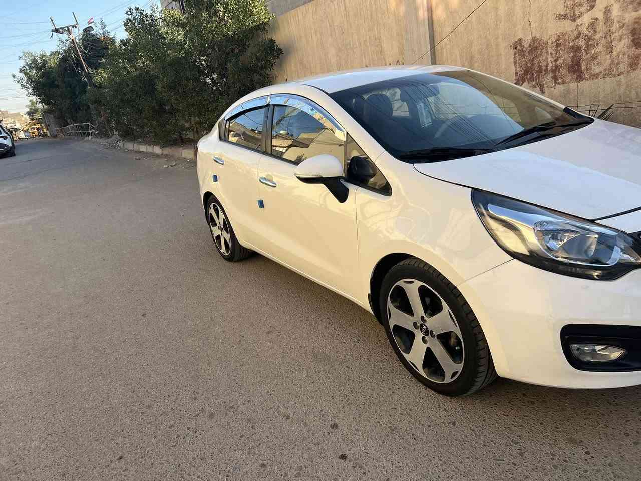 سلام عليكم بيع اومراوس
كيا ريو موديل 2012 خليجي 
شركه دوليه مكفوله من ضربه وصبغ 
فقط باردهلال جاملغ الخلفي
مواصفات كشنات جلد كرميدي 
مري شفط اشاير بل مري
ويل 17 +كروم 
محرك 1600 مكفول 
كير ايتي مكفول 
صدر امامي خلفي جديد 
تخم تاير جديد سياره بوضع الشركه 
مكاني بغداد الكرخ 
سعر 100 رقم بغداد تحويل مباشر 

***********
