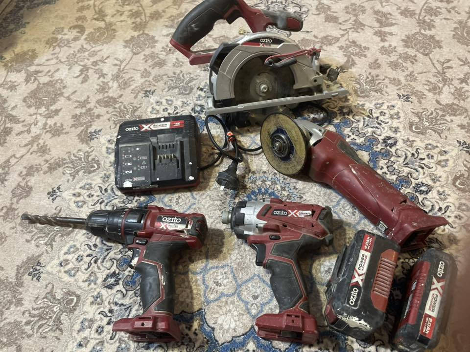 تخم كامل شغال شرط الفحص مستعمل من شركه ozito سعره 100 ألف للأستفسار ***********
