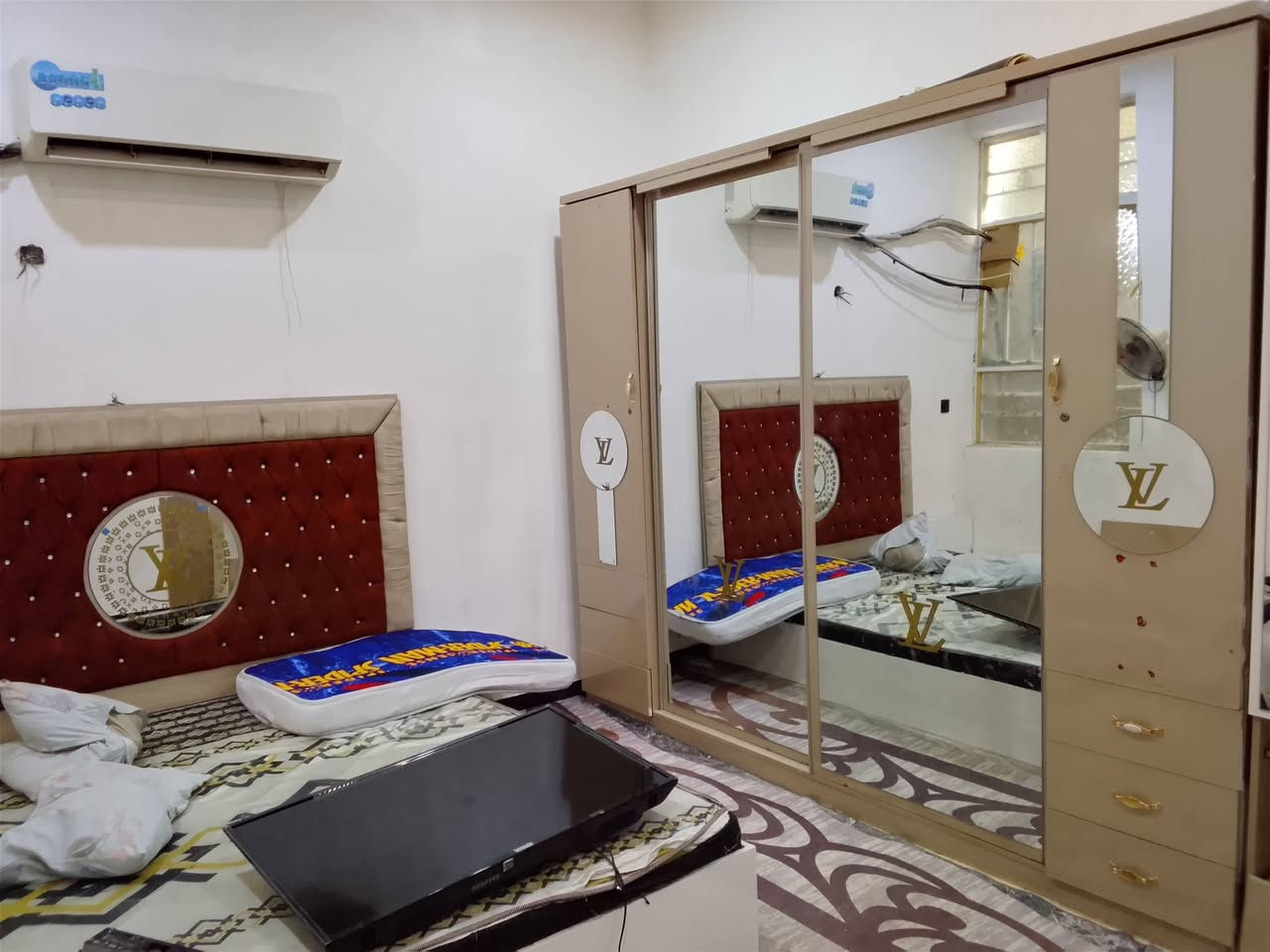 السلام عليكم غرفة تركية نضعيفة للبيع استعمال قليل مستعجل على بيعتها اريدها 175الف العنوان البلديات الرقم *********** ادخل للتعليقات
