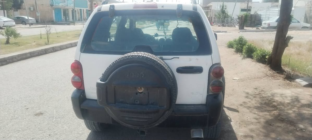جيب لبيرتي ٢٠٠٤ مزاد سياره بيه بخار بس ماعرف شنو والله . يراد الها حداديه عربانه ترتيبات خلفي فقط صدر تمام مابي شي مكاني واسط الاحرار  سعرها رايدها ب ٥٠ وبيه مجال بسيط . سياره اطلع وين مجان مابيه شي  . محتاج اريد ابيع . هذا تليفوني ماعندك رصيد اني اخابرك . خادم ***********
