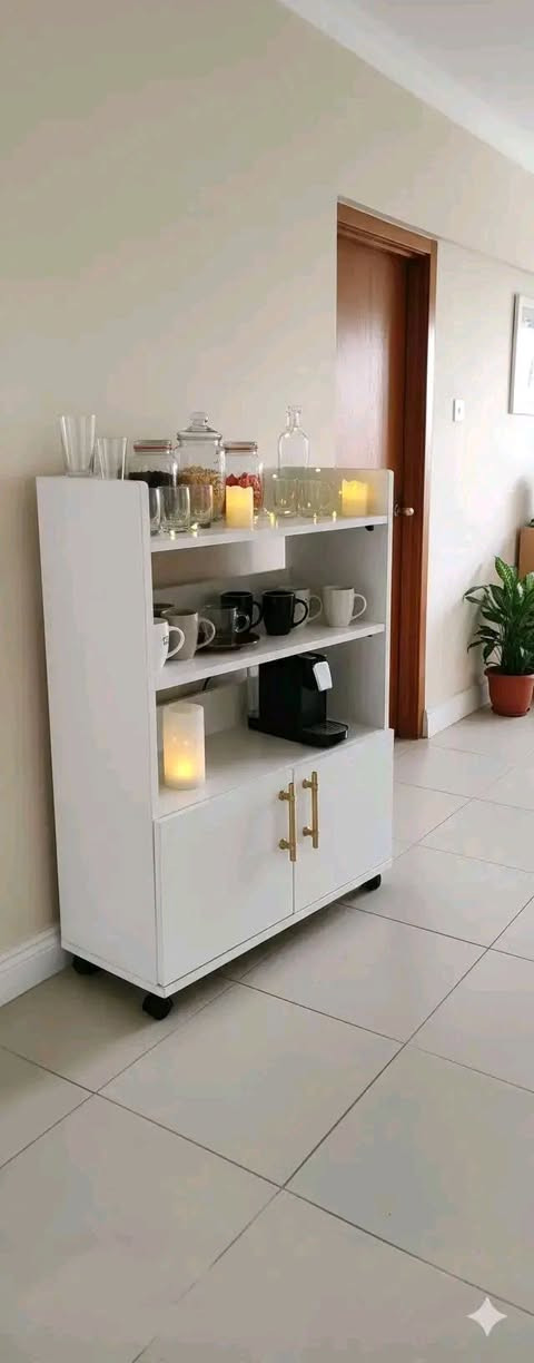 كوفى الكورنر 

ارتفاع 85سم 
عرض60 سم 
عمق 30 سم


**إذا كنت صاحب هذا الإعلان وتريد حذفه لأي سبب، رجاءا أرسل رسالة إلى الدعم الفني**