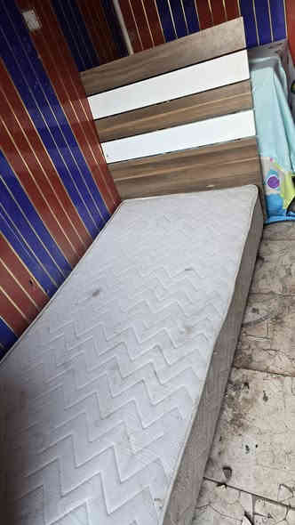 من رخصه الأدمن جربايه تركي دوشمه حديد ضهر خشب موديل حديث مستعمل قليل نظيف سعره ٤٠الف يتصل *********** ***********
