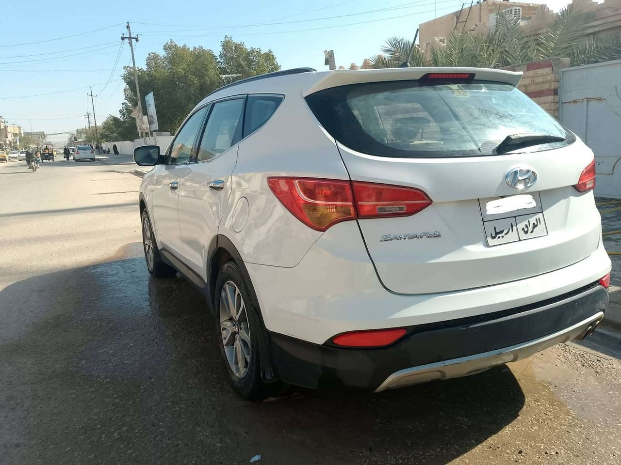 السلام عليكم
سنتافي 2014 خليجي
 محرك 2400
لون ابيض
راكب 7
مكفولة
تبريد 3 قطع
دواخل لونين 
شاشة 
سنوية ساقطة
بارد بالباب الخلفي

مكاني النجف
السعر 150
للتواصل ***********
