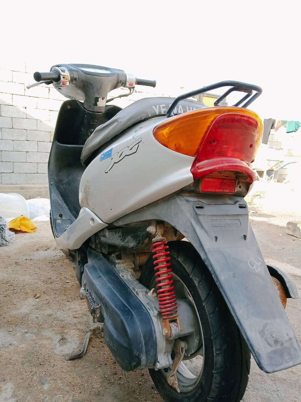 دراجه للبيع عصفوريه الدراجه نضيفه توها طالعه من الحاويات فقط مجفتينها سعرها 500 وبيها مجال اليريدها يتصل ع هذا الرقم ***********
