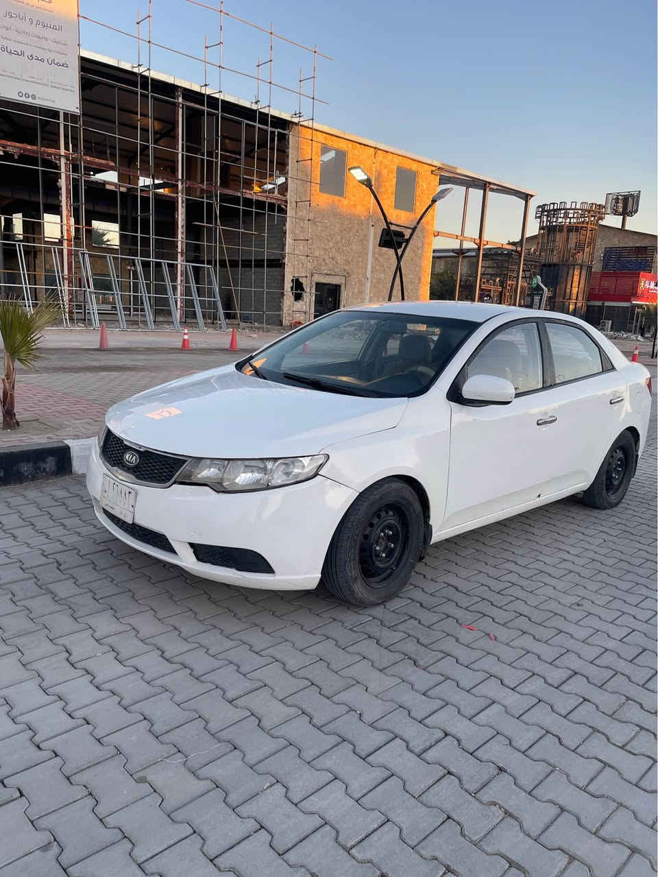 سيراتو 2012 خليجي بيها قطعتين چاملغ وبنيد ورشيت الداير وياهن صبغ سيارة ماعايزه شي وتخبل سيارة مشروع وطني تداور بأي محافظه للأستفسار الاتصال على *********** او المراسله خاص النجف, العراق
