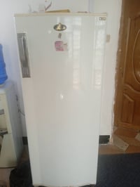 ثلاجه كريازي شرط الفحص ماداخله تصليح ابد تجميد خير من الله السعر 150 ق...