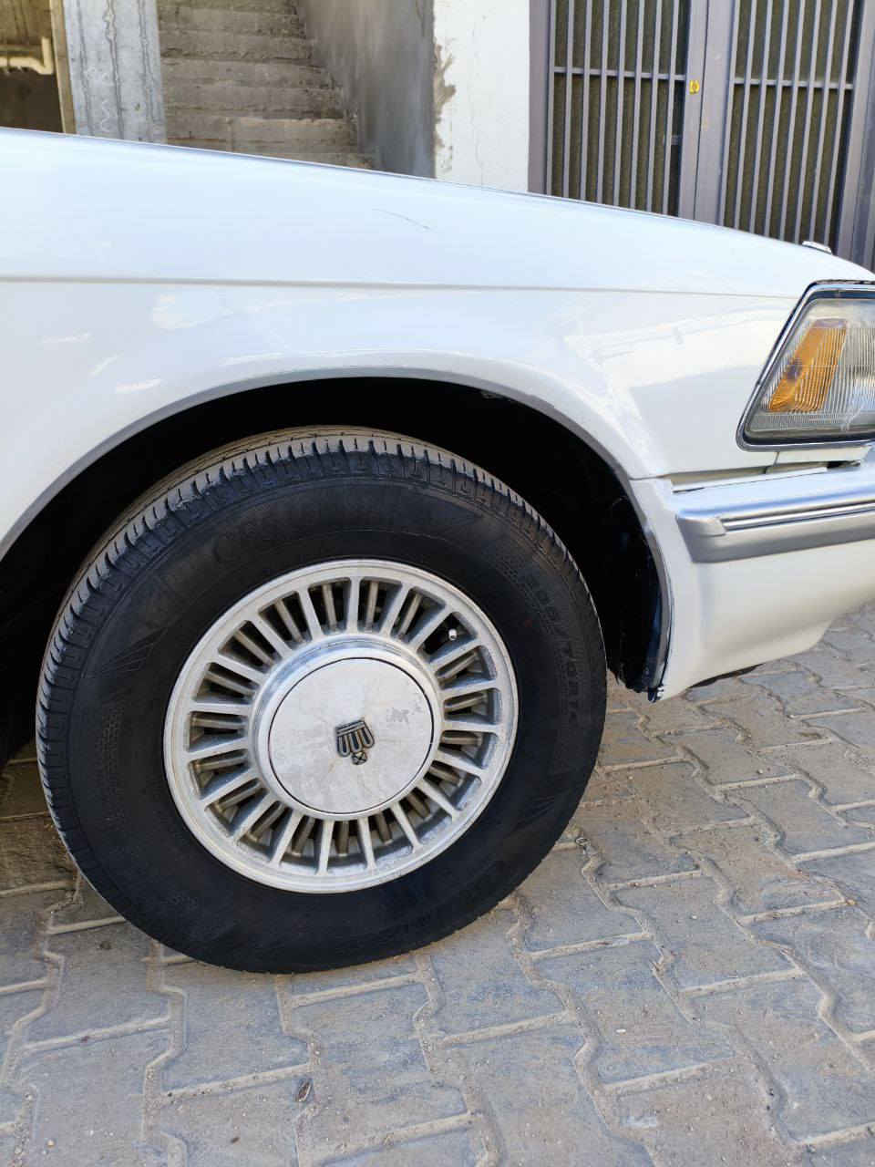 السلام عليكم ورحمه الله
لبيع سيدان  ستيشن  موديل 1990 رقم قادسيه مشروع وطني سنويه ساقطه  مكفوله من الكص ونقل الجثه والعيب شرعي ولضربه سياره كفاله عامه مكينه وكير ثنين ونص بطه جديده ستوني شاده  حداديه جديده تخم تاير كهربائيات جديده
 سياره تبريد ملكه ستوني مسوي ثلاجه والله 
ويل كب لبلادي 
  غرفه  كشنات كهرباي 
 السياره فتحه بل قماره 
 سياره جاهزه بلاد
 سعر 80 وبيه مجال 
لستفسار ***********
العنوان النجف الاشرف
