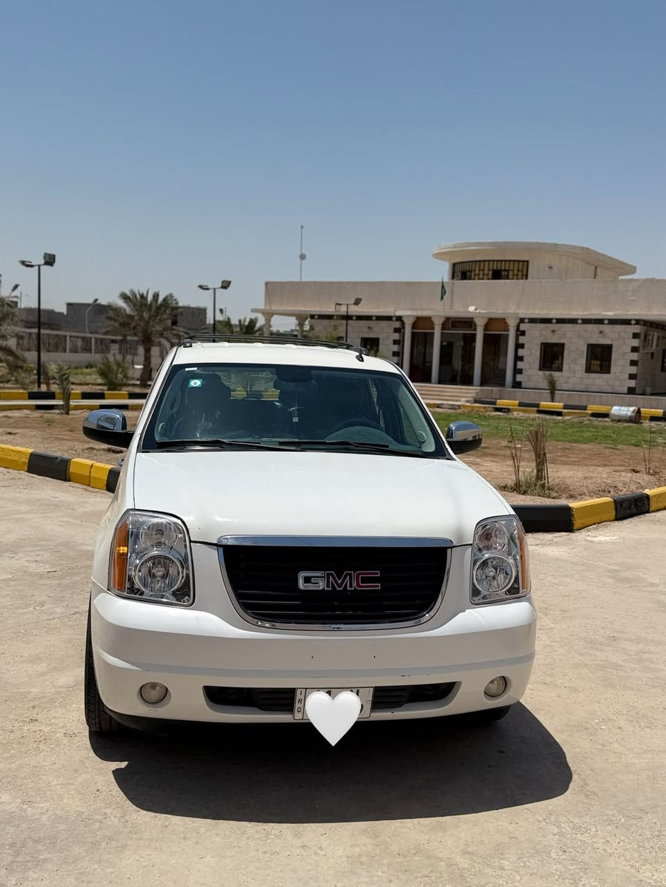 🚗 للبيع: جي إم سي يوكن SLT 2013
رقم ( أنكليزي دولي) بغداد خصوصي 

(فحص وهزه جديده)

     ( مشروع وطني) 

 (سنوية جديدة. )

📞 للتواصل: ***********

 

🛠️ المحرك: 8 سلندر – 5300cc

⚙️ المواصفات: فئة SLT

(7) راكب

• مقاعد أمامية كهربائية

• تدفئة مقاعد 

• مثبت سرعة

• تشغيل عن بعد

• تحكم ستيرن جهتين

• ترحيب بالمرايا

• تحكم دواسات بنزين

             (مع)

• بريك كهربائي

• 

• تبريد ممتاز جيدجداً 

• دواخل سوداء نظيفة جدًا جداً

• كامل المواصفات ما عدا الفتحة

⚠️ أضرار السيارة:

• وارد امريكي 

• تبديل الجاملغ الأمامي الأيسر والبنيد
والارباع 

📌 تفاصيل إضافية:

• السيارة بسمي 

• ⁠تحويل ثاني يوم

• ⁠

• شرط التحويل

• طخم إطارات جديد مع بطارية جديدة

• حدادية جديدة

• طخم دبلات جديد
السعر 165
