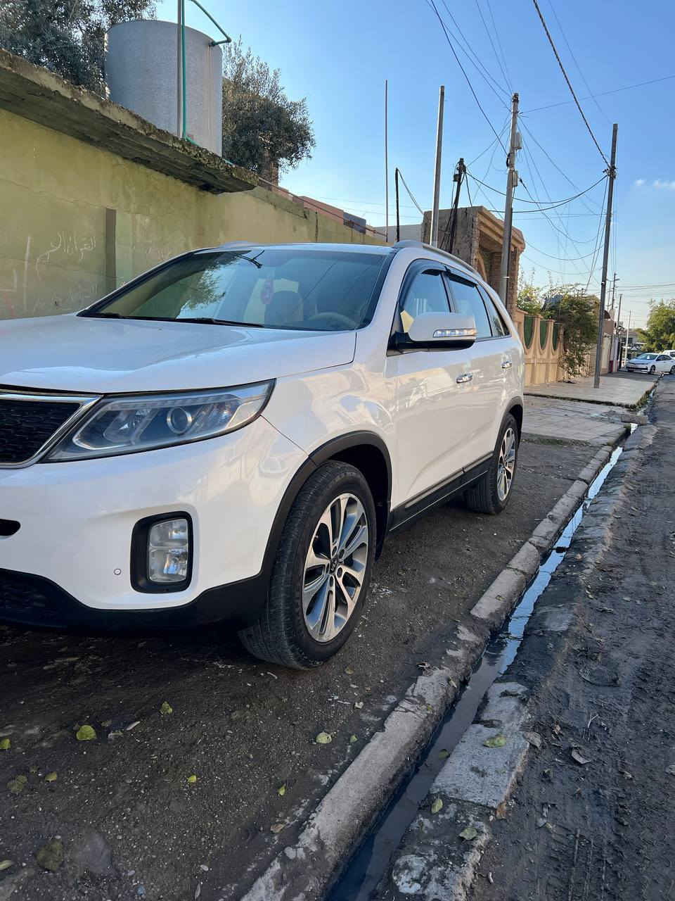 السلام عليكم اخوان سياره سورنتو موديل 2015 للبيع السياره فول موصفات عدا البنراما سونارها موجود بل صور سعرها 160 وبيها مجال للاستفسار ***********
