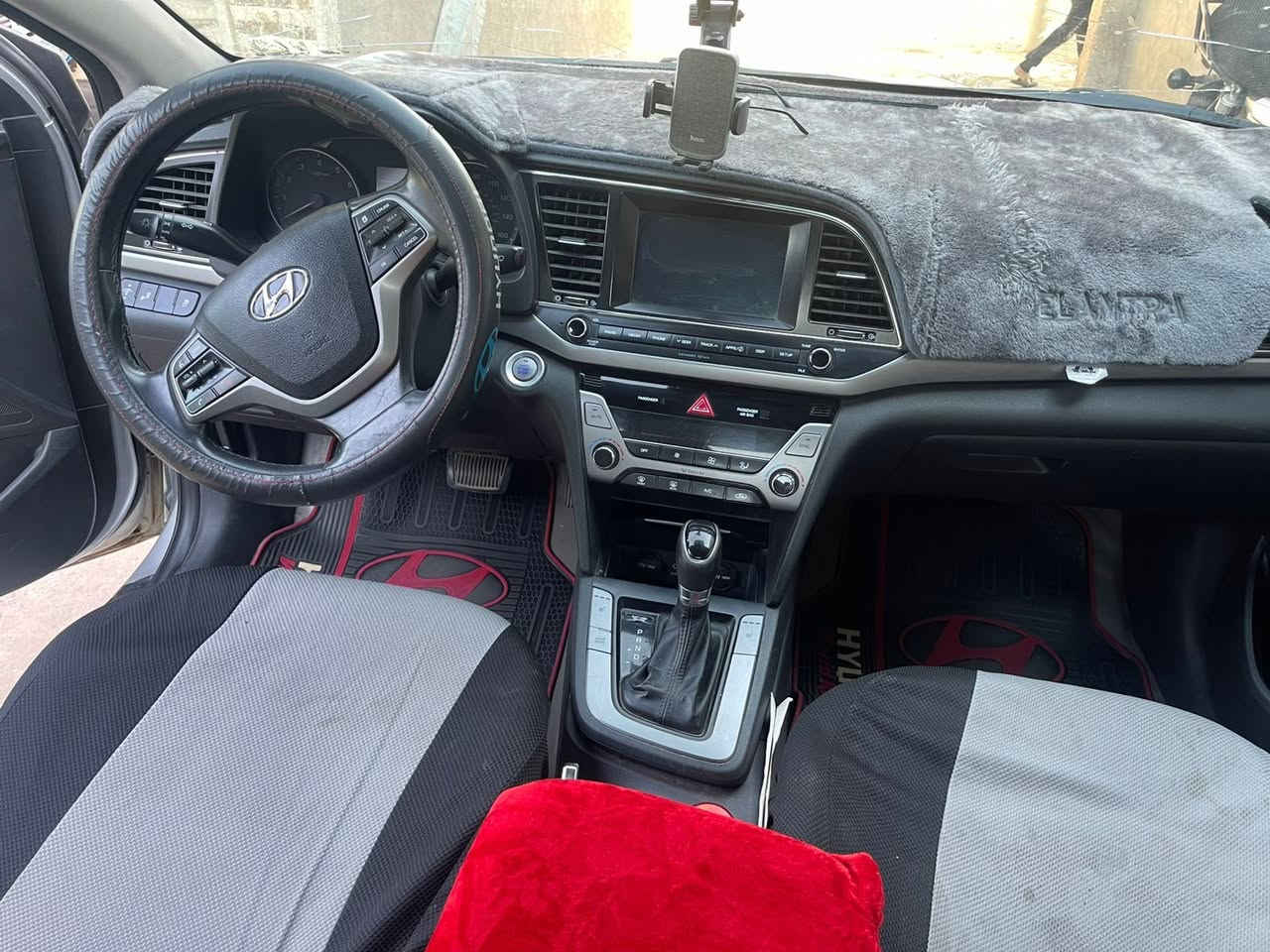 الانترا 2017 أمريكي
حادث خشم لبنيد فقط 
مكفوله من الضربه 
فول 1/1
رقم بغداد 
العنوان ديالى الخالص 
السعر (128)
***********
