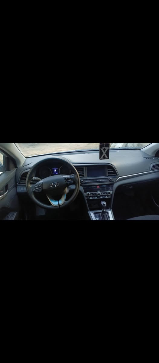 السلام عليكم للبيع سياره الانتره أمريكية موديل 20 محرك 2000 دوش رقمه اربيل السيارة  فقط بنيد مبدل باقي السياره مكفول السعر 140 وبيه مجال الاتصال على الرقم *********** العنوان كربلاء طويريج
