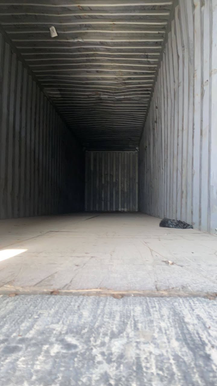 حاويه للبيع طول ٤٥ قدم مكانها بغداد الطالبيه ***********
