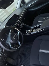 ) سوناتا 2022 SEL لون اسود امريكي   بدون ايرباك  بدون دواخل   بدون شوا...