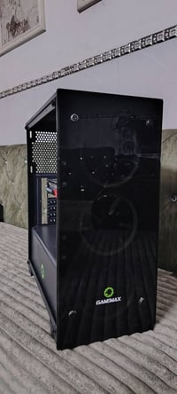 كيس فقط للبيع CPU : R7 3700X GPU : RTX 3050 6GB  M.B :  B450M-K ASUS P...